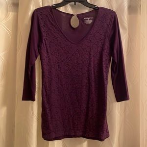Lace-overlay, v neck shirt, size S, wine color